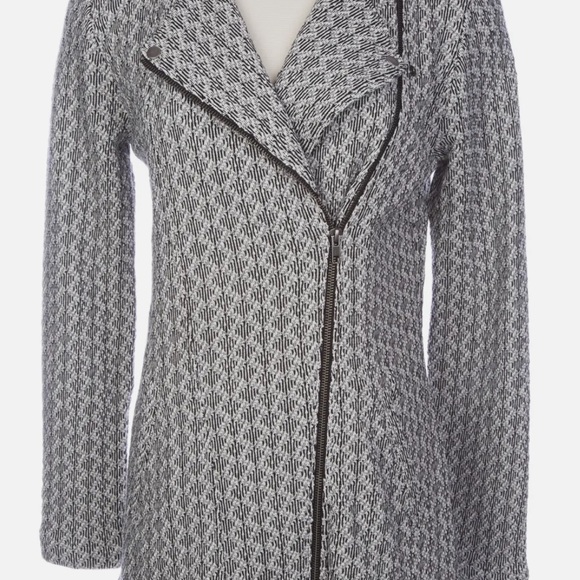 Lucky Brand Tops - Lucky Brand sweater 🍀